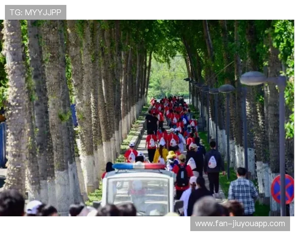 “定向越野:东部新区赛场上演极限徒步挑战” “定向越野:东部新区赛场上演极限徒步挑战”